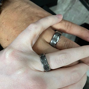 This Is the Right Way to Wear a Wedding Ring