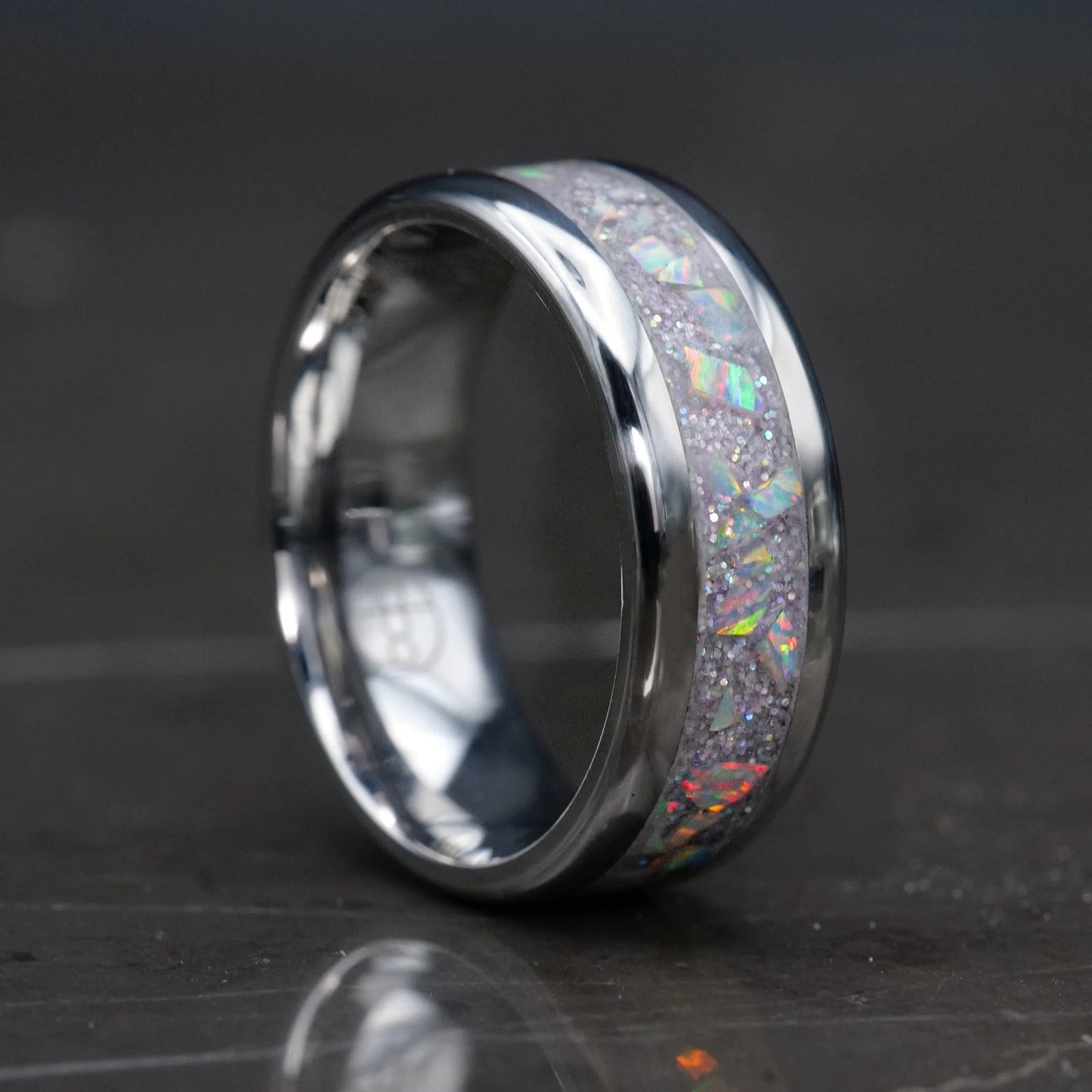 Cremation rings that feel worthy of the memory they carry.