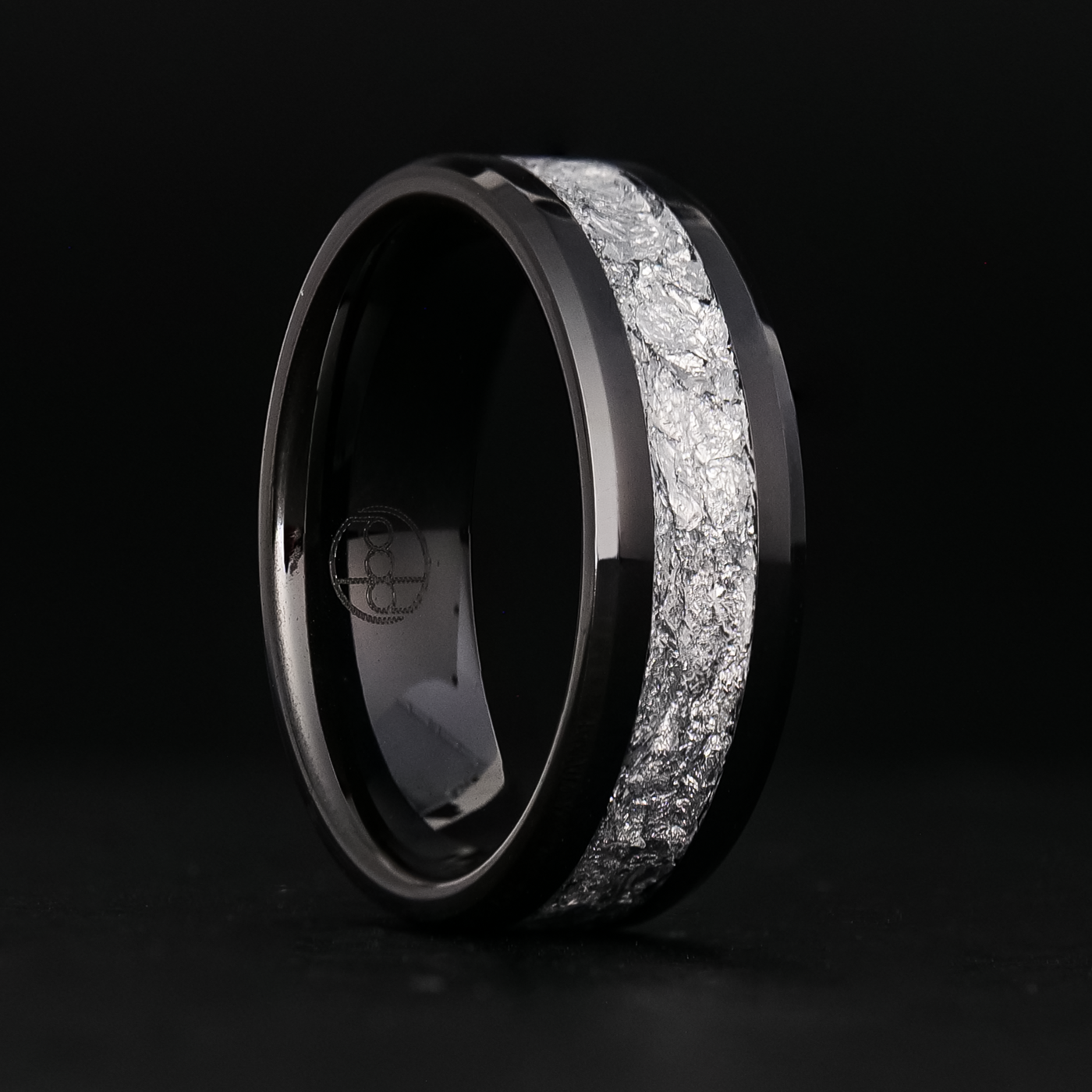 Silver Leaf Ring on Black Ceramic | Full Channel