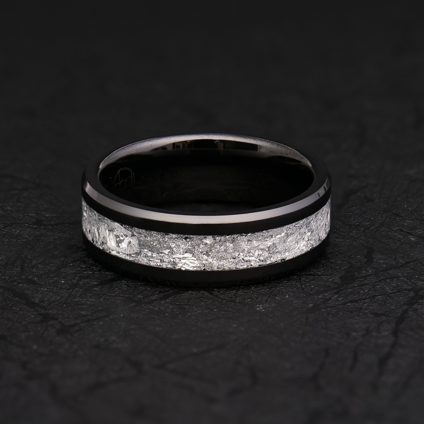 Silver Leaf Ring on Black Ceramic | Full Channel