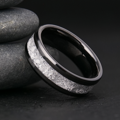 Silver Leaf Ring on Black Ceramic | Full Channel