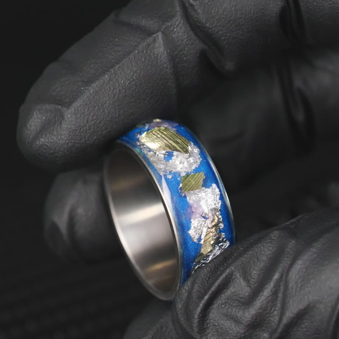 Bismuth Halo Glowstone Ring on Titanium