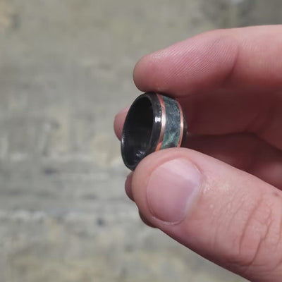 Stunning men's carbon fiber ring.
