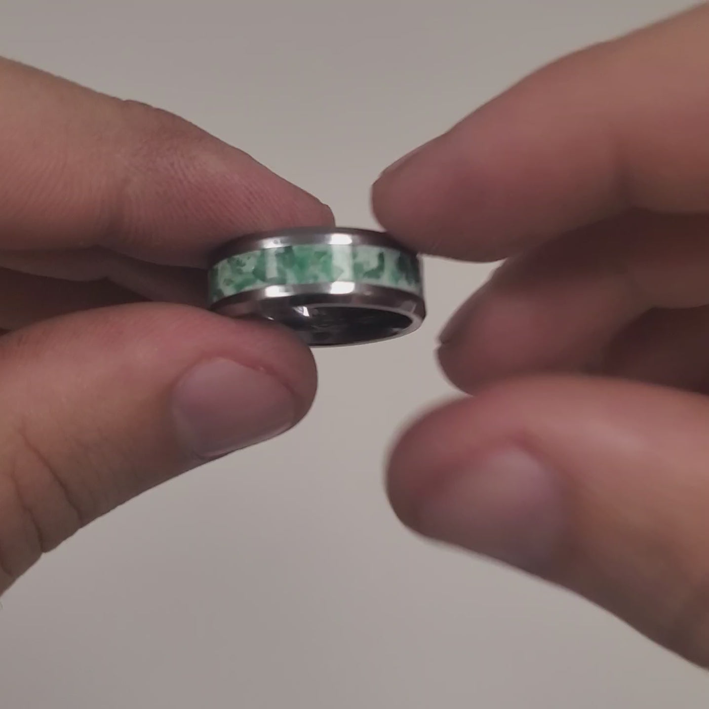 May Birthstone Ring | Emerald Glowstone Ring