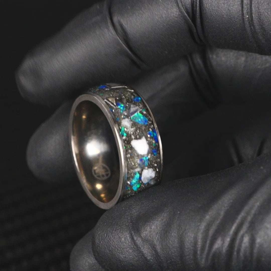 Star Dust™ Halo Ring on Titanium