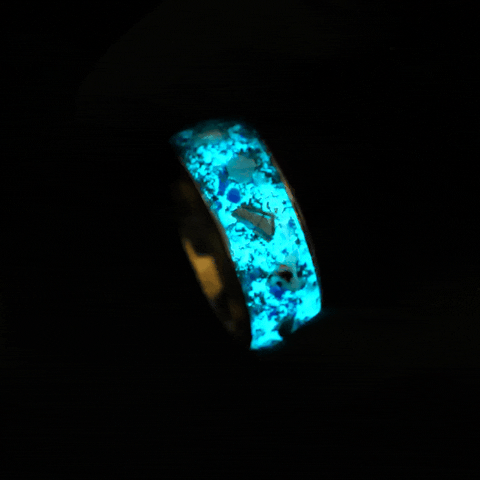 Glowstone ring glowing in motion